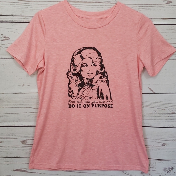 NWT♡Dolly Parton♡ Graphic Tee - Picture 1 of 4